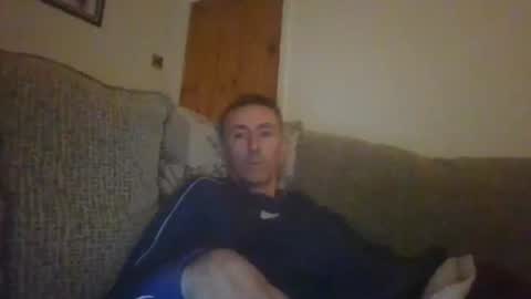 Snapshot of stuuuey73 chatting on 10/14/25, 09:48 stuuuey73 online show from 10/14/25, 09:48