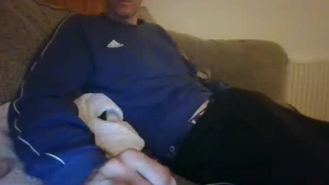 Snapshot of stuuuey73 chatting on 10/16/25, 09:16 stuuuey73 online show from 10/16/25, 09:16