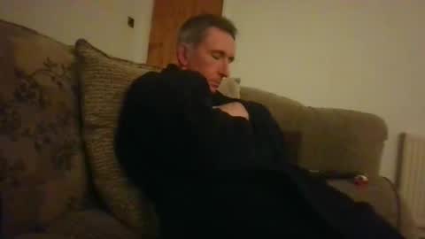 Snapshot of stuuuey73 chatting on 11/25/25, 12:43 stuuuey73 online show from 11/25/25, 12:43