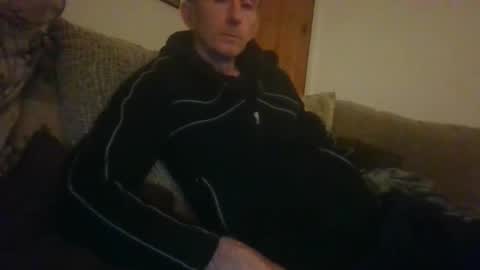 Snapshot of stuuuey73 chatting on 12/19/25, 10:06 stuuuey73 online show from 12/19/25, 10:06