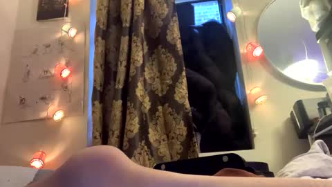 Snapshot of stxllaxcx chatting on 04/11/26, 07:51 stxllaxcx online show from 04/11/26, 07:51