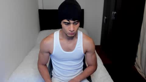 stylish men online show from 09/17/25, 11:12