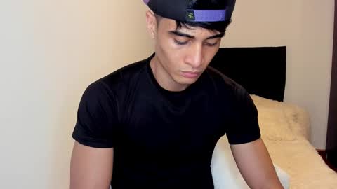 stylish men online show from 09/28/25, 07:30