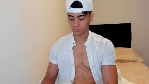 stylish men online show from 09/30/25, 01:49