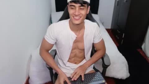 stylish men online show from 10/14/25, 01:23