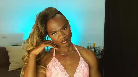 Snapshot of suannyklatten_ chatting on 03/28/26, 07:35 Suanny Klatten It is my account independent online show from 03/28/26, 07:35