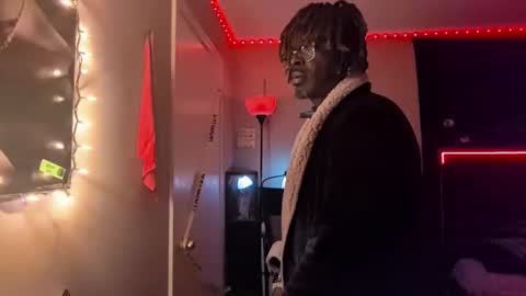 Snapshot of suavechocolatecity chatting on 09/29/25, 10:20 Hot Chocolate online show from 09/29/25, 10:20