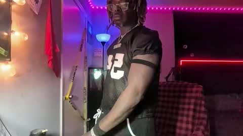 Snapshot of suavechocolatecity chatting on 12/22/25, 06:43 Hot Chocolate online show from 12/22/25, 06:43