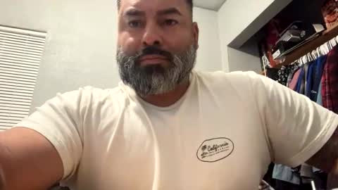 Snapshot of suavecito67 chatting on 11/14/25, 03:38 suavecito67 online show from 11/14/25, 03:38