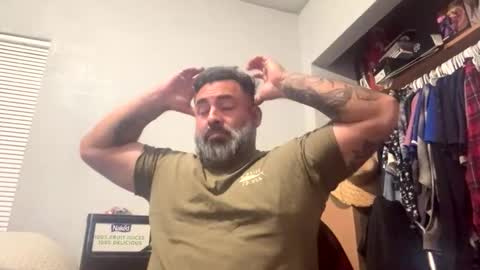 Snapshot of suavecito67 chatting on 11/18/25, 03:56 suavecito67 online show from 11/18/25, 03:56