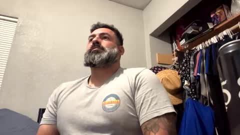 Snapshot of suavecito67 chatting on 11/28/25, 04:04 suavecito67 online show from 11/28/25, 04:04