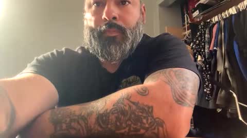 Snapshot of suavecito67 chatting on 11/29/25, 05:16 suavecito67 online show from 11/29/25, 05:16