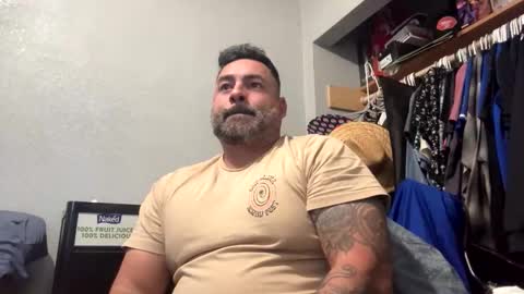 Snapshot of suavecito67 chatting on 12/01/25, 04:06 suavecito67 online show from 12/01/25, 04:06