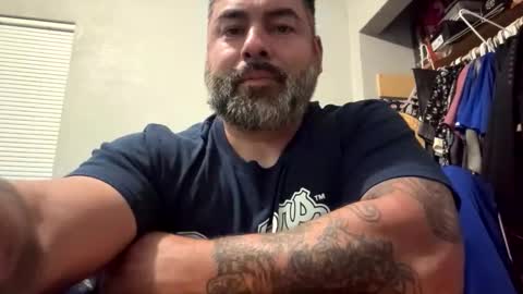 Snapshot of suavecito67 chatting on 12/19/25, 03:02 suavecito67 online show from 12/19/25, 03:02