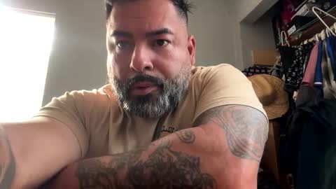 Snapshot of suavecito67 chatting on 12/21/25, 05:53 suavecito67 online show from 12/21/25, 05:53