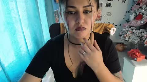 Snapshot of sub_nezuko_69 chatting on 12/13/24, 04:38 sub_nezuko_69 online show from 12/13/24, 04:38