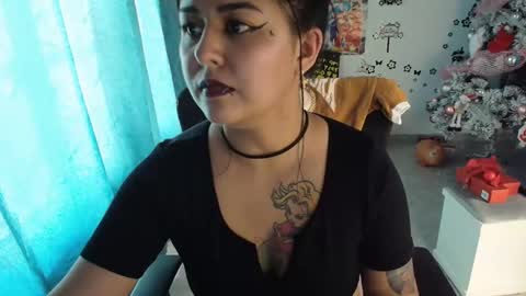 Snapshot of sub_nezuko_69 chatting on 12/13/24, 07:43 sub_nezuko_69 online show from 12/13/24, 07:43