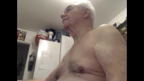 Snapshot of subibuns chatting on 12/22/25, 07:49 Marcel online show from 12/22/25, 07:49