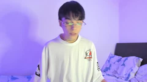 Snapshot of submissive_boyy_ chatting on 12/03/24, 04:50 nico online show from 12/03/24, 04:50