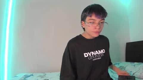 Snapshot of submissive_boyy_ chatting on 01/23/25, 01:56 nico online show from 01/23/25, 01:56