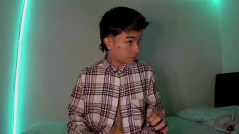 Snapshot of submissive_boyy_ chatting on 02/10/25, 03:32 nico online show from 02/10/25, 03:32