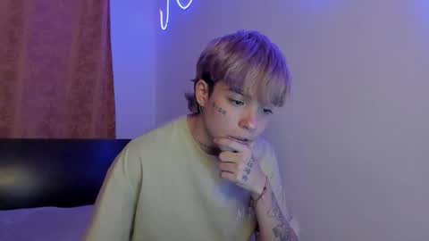 Snapshot of submissive_boyy_ chatting on 03/23/26, 07:18 nico online show from 03/23/26, 07:18