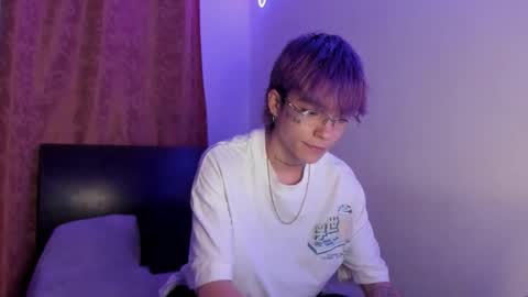 Snapshot of submissive_boyy_ chatting on 03/30/26, 01:06 nico online show from 03/30/26, 01:06