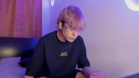 Snapshot of submissive_boyy_ chatting on 04/09/26, 06:13 nico online show from 04/09/26, 06:13