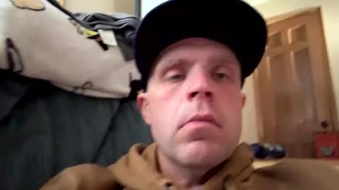 Snapshot of submissivebrett373 chatting on 10/28/25, 08:22 submissivebrett373 online show from 10/28/25, 08:22