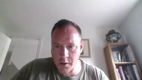 Snapshot of submissivepig4u chatting on 06/06/26, 01:38 The PIG online show from 06/06/26, 01:38
