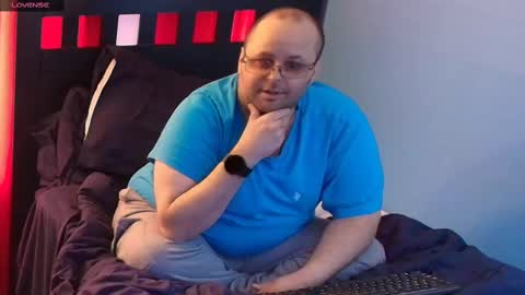 Snapshot of subzero_2689 chatting on 11/21/25, 07:12 subzero online show from 11/21/25, 07:12