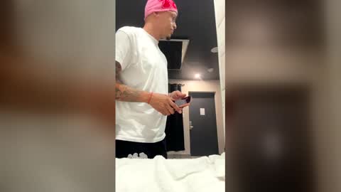 Snapshot of succafreeswag chatting on 03/30/26, 05:19 succafreeswag online show from 03/30/26, 05:19