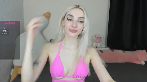 Chloe online show from 10/16/25, 12:06