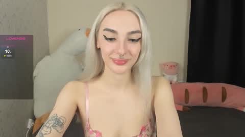 Chloe online show from 10/24/25, 03:19