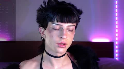 Snapshot of succubot chatting on 09/25/25, 08:29 Angel  online show from 09/25/25, 08:29