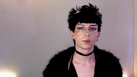 Snapshot of succubot chatting on 10/12/25, 11:31 Angel  online show from 10/12/25, 11:31