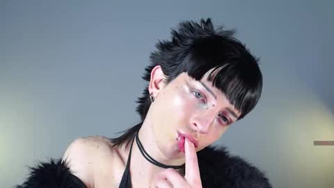 Angel  online show from 11/28/25, 11:13