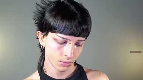 Angel  online show from 12/05/25, 10:02