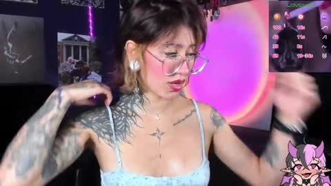 Snapshot of succubus_girl_ chatting on 09/26/25, 03:49 Alexy online show from 09/26/25, 03:49