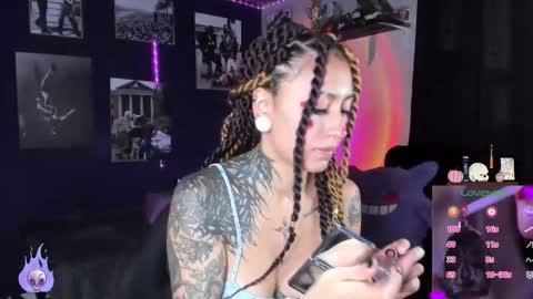 Snapshot of succubus_girl_ chatting on 12/03/25, 03:43 Alexy online show from 12/03/25, 03:43