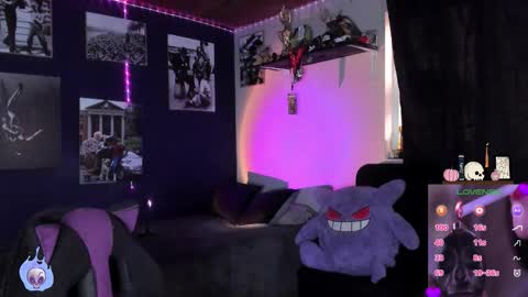 Snapshot of succubus_girl_ chatting on 12/04/25, 03:10 Alexy online show from 12/04/25, 03:10