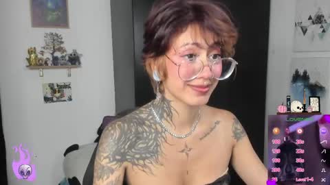 Snapshot of succubus_girl_ chatting on 04/10/26, 12:27 Alexy online show from 04/10/26, 12:27