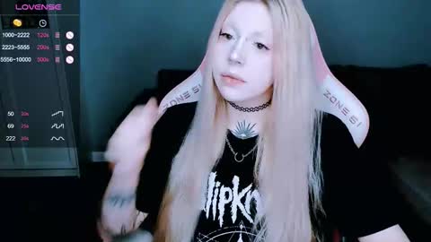 succubus_leslie online show from 10/24/25, 09:33
