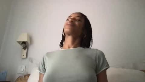 Snapshot of succubussirena chatting on 04/05/26, 04:04 Succubus Sirena online show from 04/05/26, 04:04