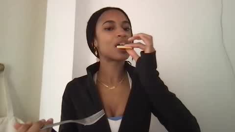 Snapshot of succubussirena chatting on 04/06/26, 11:44 Succubus Sirena online show from 04/06/26, 11:44