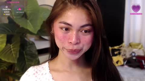 Snapshot of suckablechick chatting on 02/16/25, 01:25 Marry online show from 02/16/25, 01:25