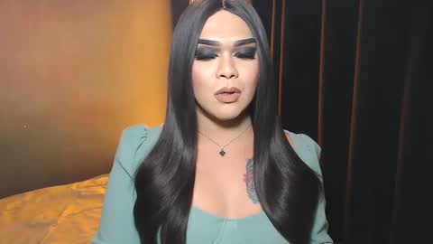 Snapshot of suckablecockoffreya chatting on 12/27/24, 12:34 JADE ELYSE online show from 12/27/24, 12:34