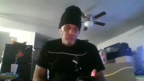 Snapshot of suckitu812 chatting on 01/19/25, 11:56 SUCKITU812 online show from 01/19/25, 11:56