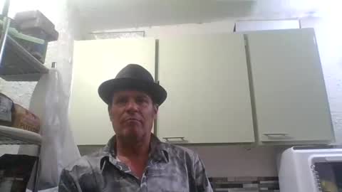 Snapshot of suckitu812 chatting on 02/03/25, 11:31 SUCKITU812 online show from 02/03/25, 11:31