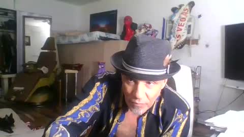 Snapshot of suckitu812 chatting on 02/17/25, 11:13 SUCKITU812 online show from 02/17/25, 11:13